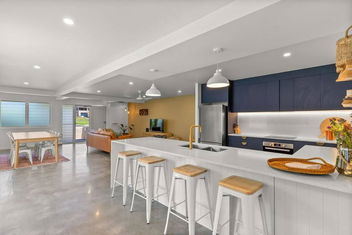 Salty Crab Bungalow with Lennox Head Accommodation