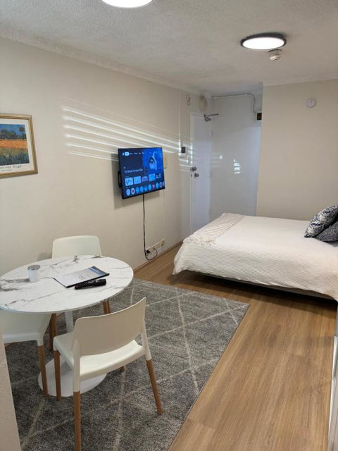 Sam The Central Studio - Lennox Head Accommodation 1