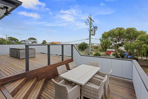 Sanctuary Lodge By Ready Set Stay - BYO LINEN & TOWELS - Lennox Head Accommodation 3