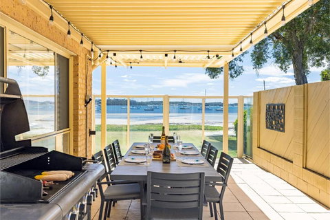 Sandy Beach House Corlette Unit 1 Waterfront WI-FI Aircon - Lennox Head Accommodation 3