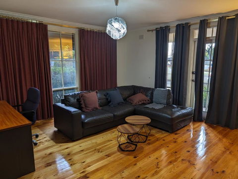 Spacious, Modern & Stylish Vacation Home - Lennox Head Accommodation 1
