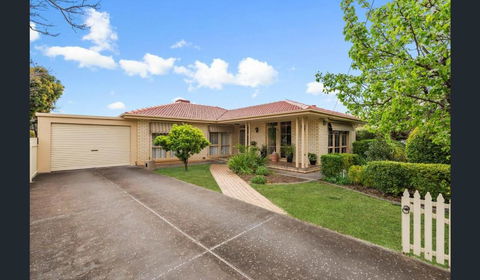 Spacious, Modern & Stylish Vacation Home - Lennox Head Accommodation 0