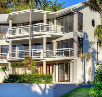 BEACHSIDE MANOR - walk to the beach - Lennox Head Accommodation