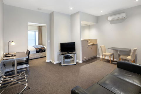 Best Western Plus Ballarat Suites - Lennox Head Accommodation 2