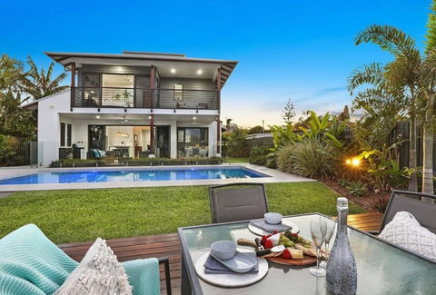 WATERFRONT HOME BORDERING MOOLOOLABA - Lennox Head Accommodation 0