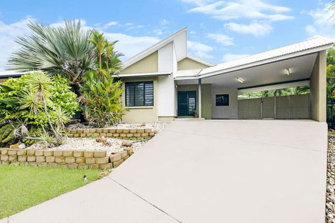 Ah Mat Bungalow - Tropical Darwin Stay With Pool - Lennox Head Accommodation 1