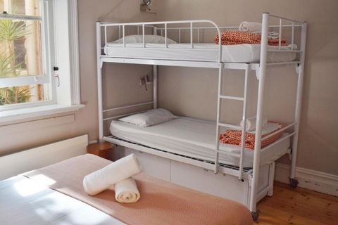 YHA Port Elliot Beach House - Lennox Head Accommodation 3