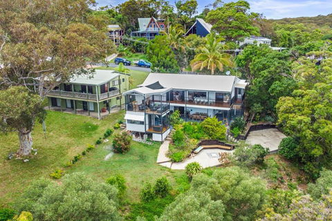 YARABIN - Luxury Home With Ocean Views - Lennox Head Accommodation 2