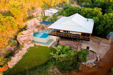 Giant Tides Tour - Cygnet Bay Pearl Farm - Lennox Head Accommodation 5